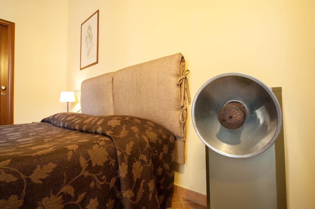 Vinslounge Suite Barletta Habitación foto