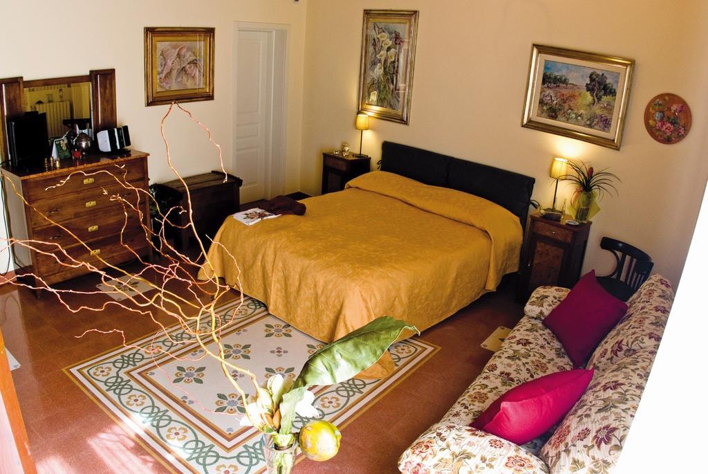 Vinslounge Suite Barletta Habitación foto
